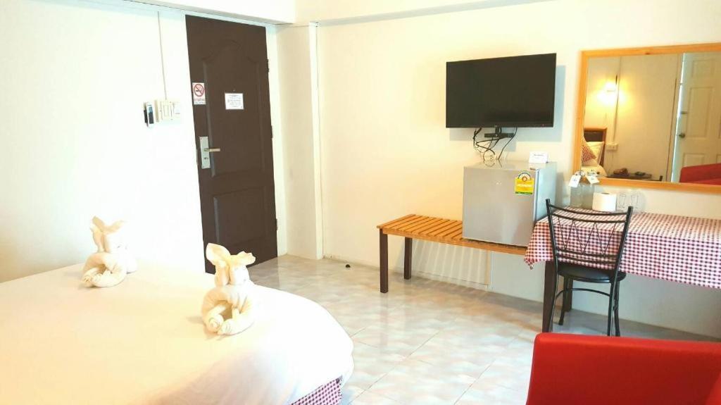 Hotel De Ratt Phuket Patong Экстерьер фото